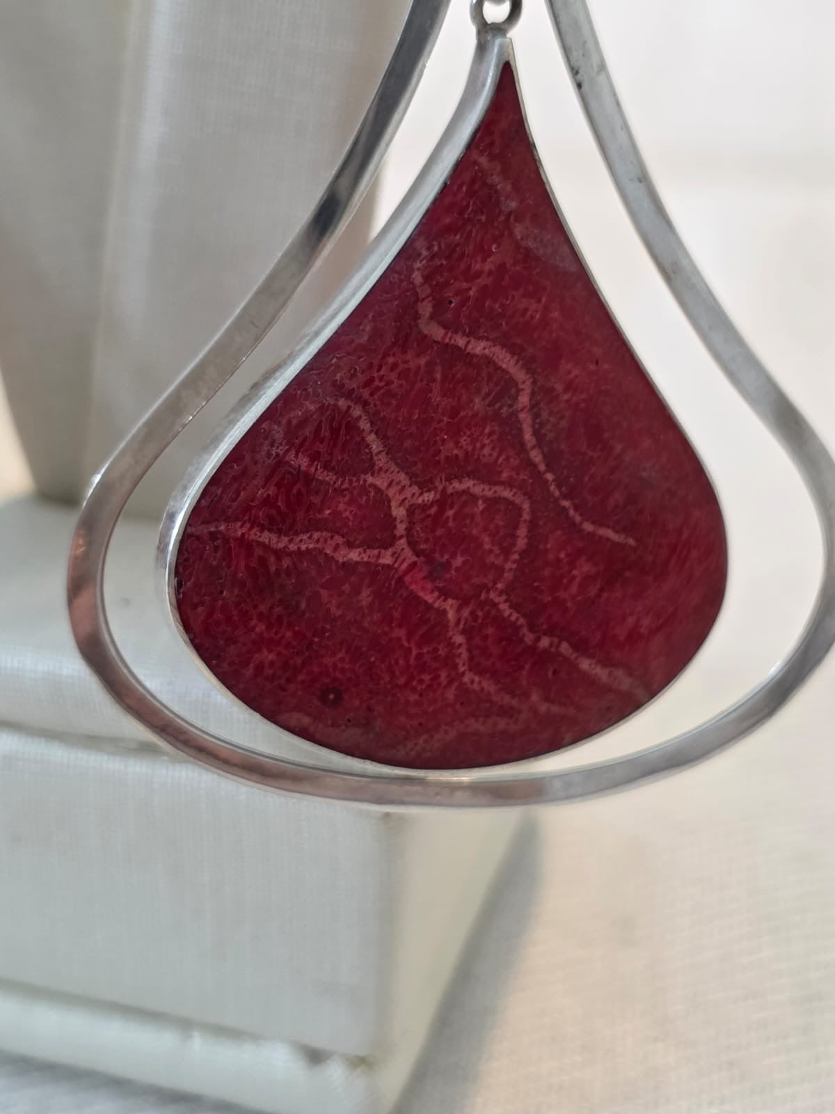 Brincos em Prata 925 e Coral  Bf394.