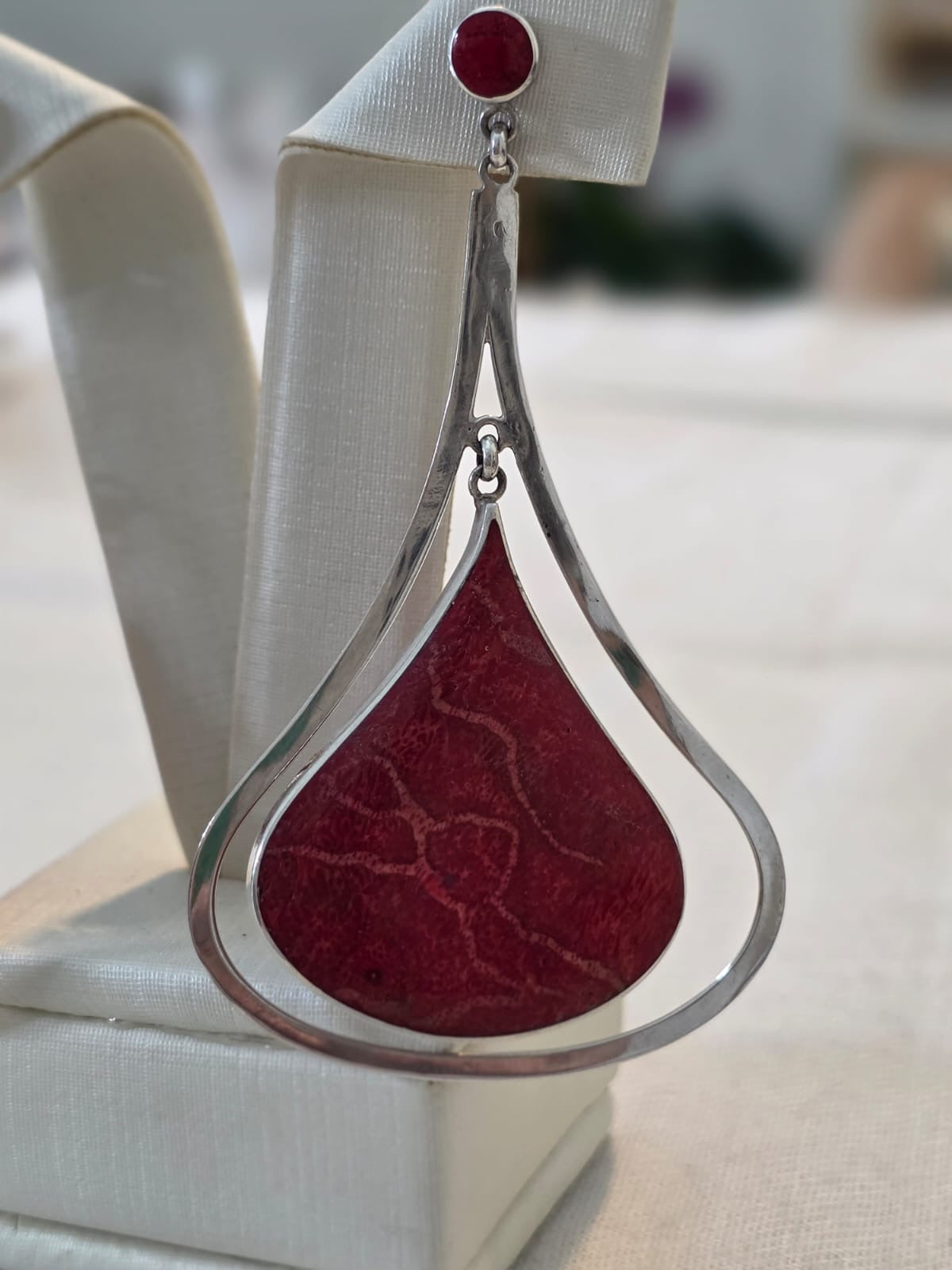 Brincos em Prata 925 e Coral  Bf394.