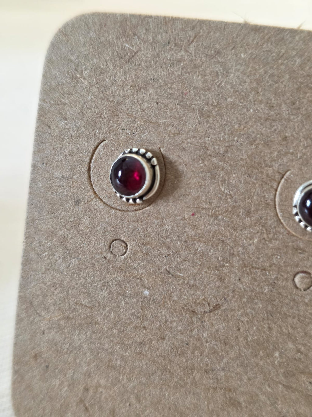 Brincos em Prata 925 e Granada bf213.