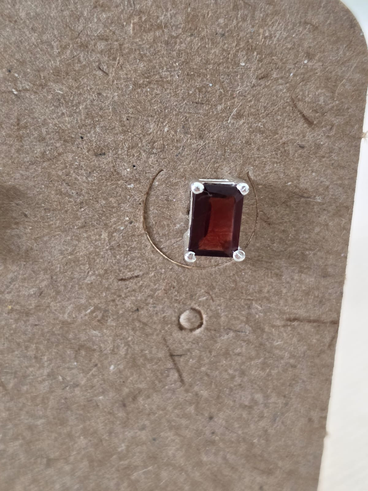 Brincos em Prata 925 e Granada bf400