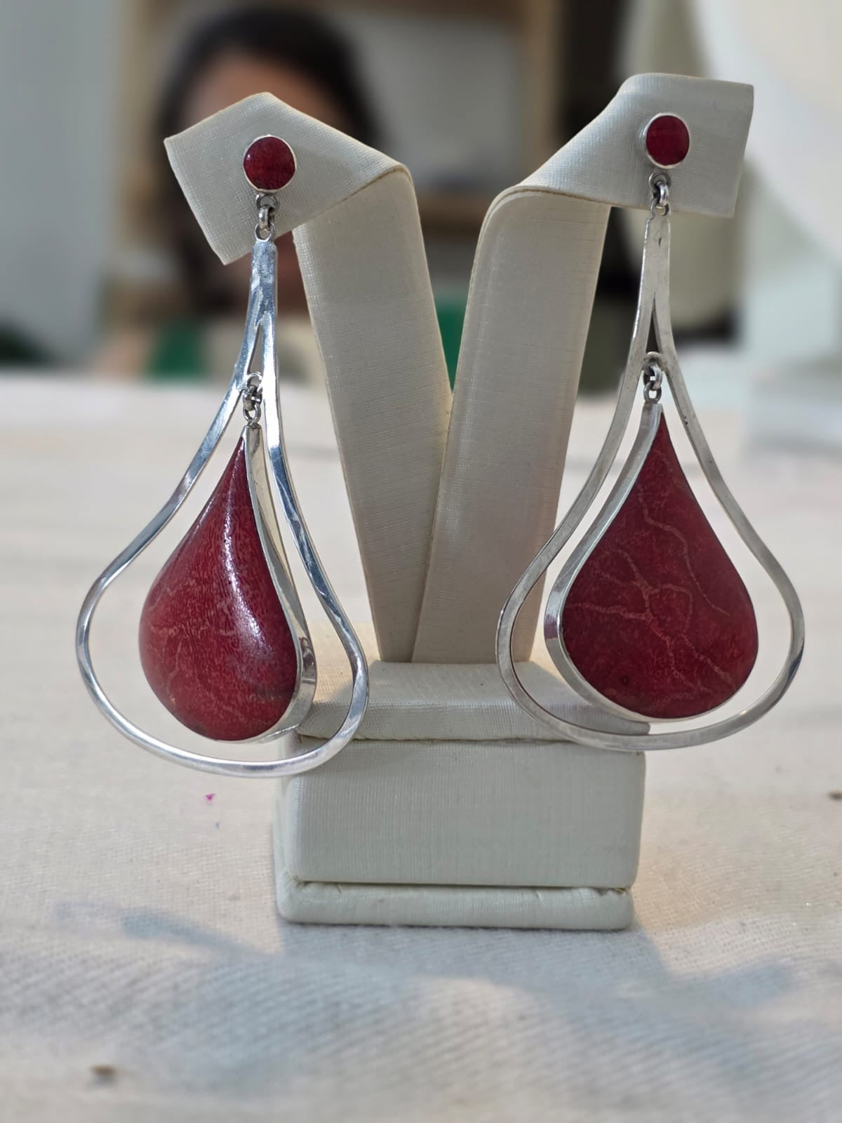 Brincos em Prata 925 e Coral  Bf394.