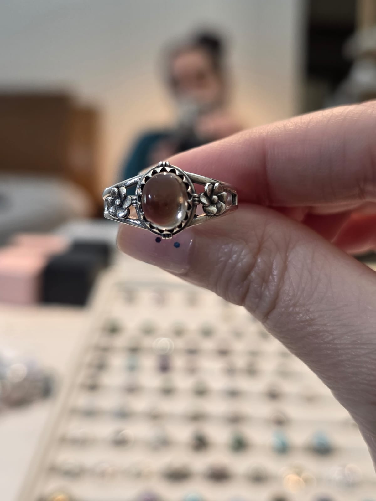 Anel em Prata 925 e Cristal de Quartzo Fume af354c