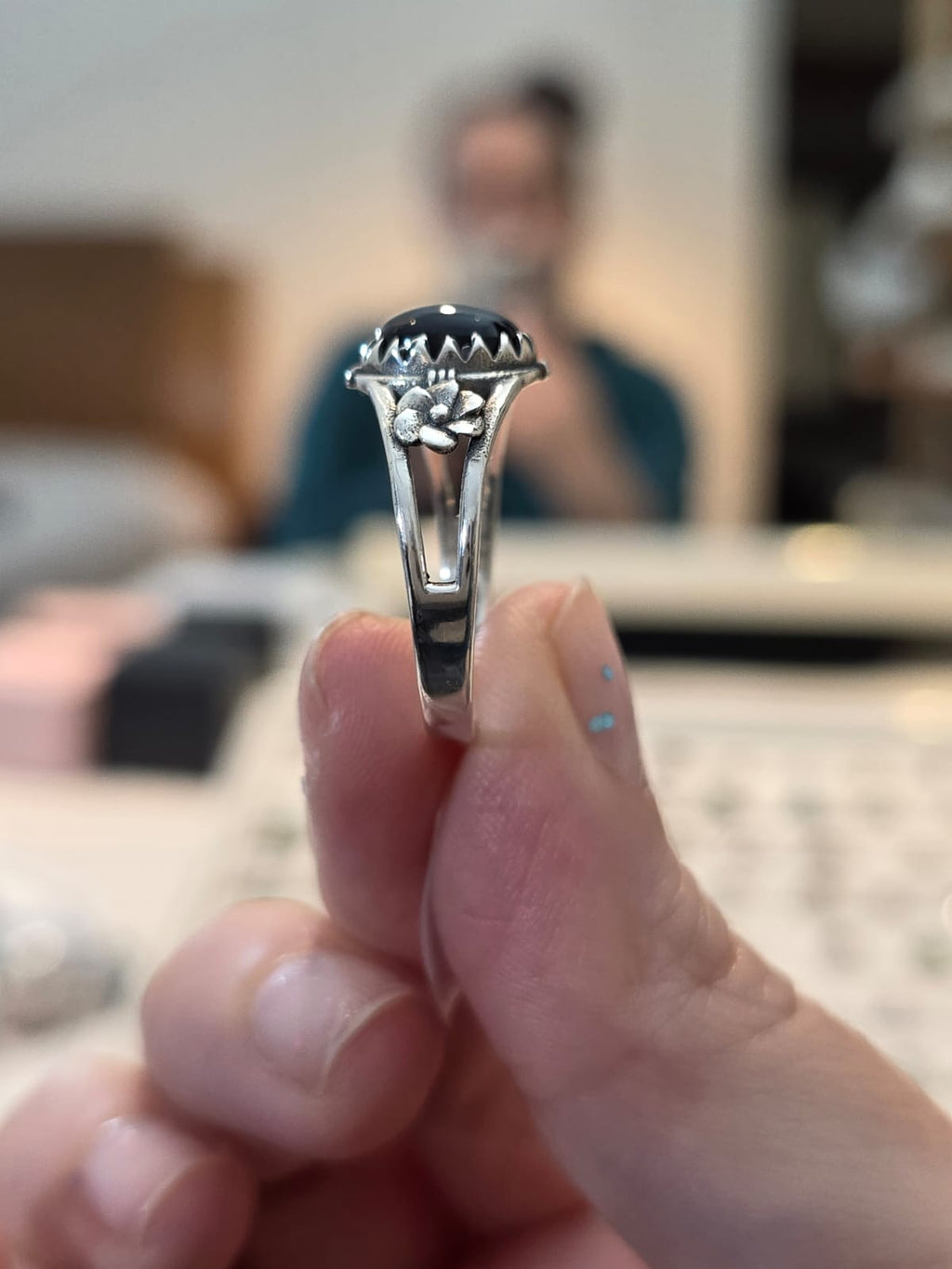 Anel em Prata 925 e Cristal de Quartzo Fume af354c