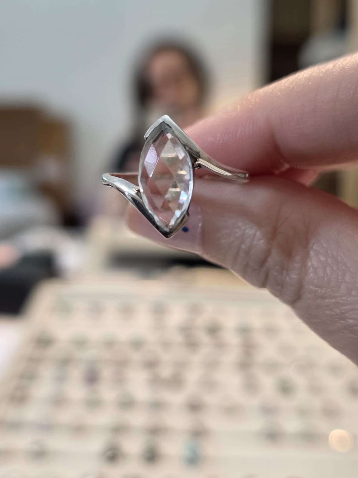 Anel em Prata 925 e Cristal de Quartzo af476b