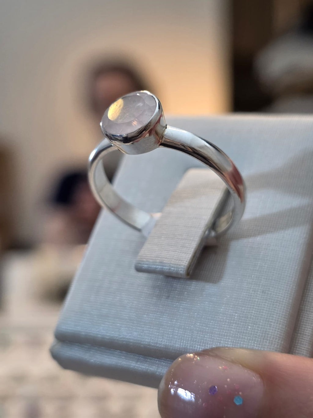 Anel em Prata 925 e Cristal de Quartzo Rosa Af485b