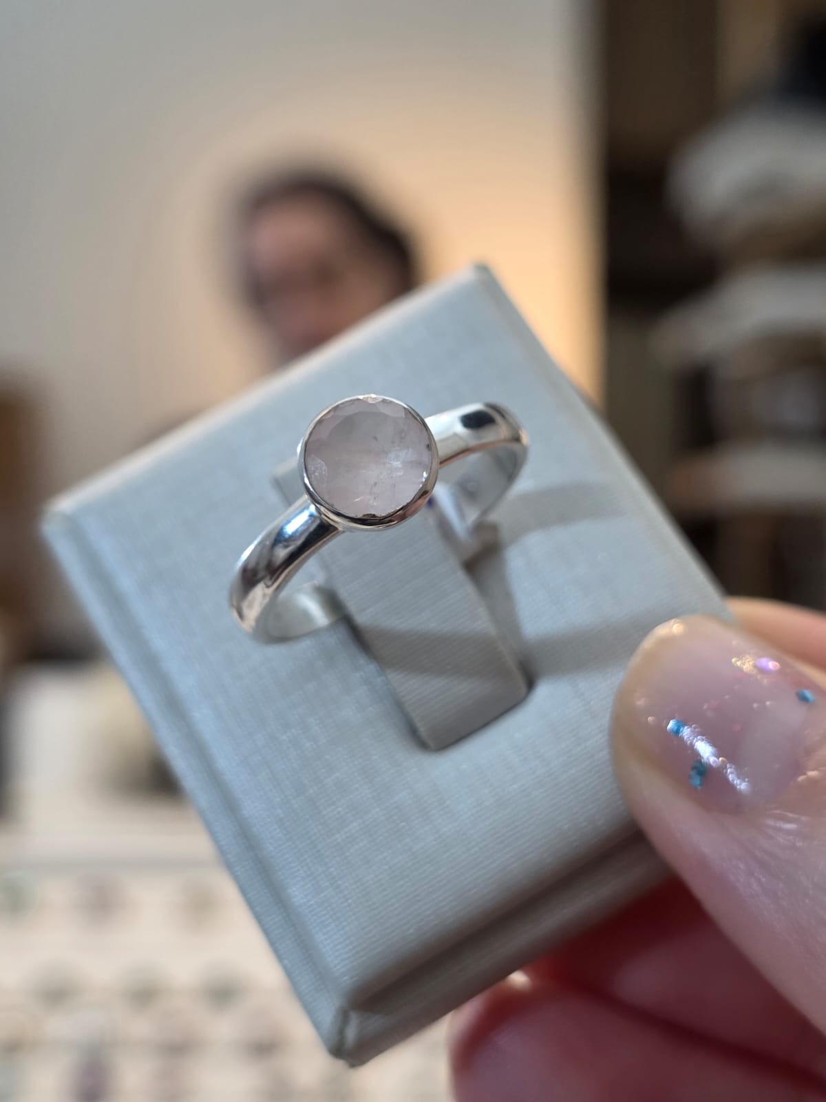 Anel em Prata 925 e Cristal de Quartzo Rosa Af485b