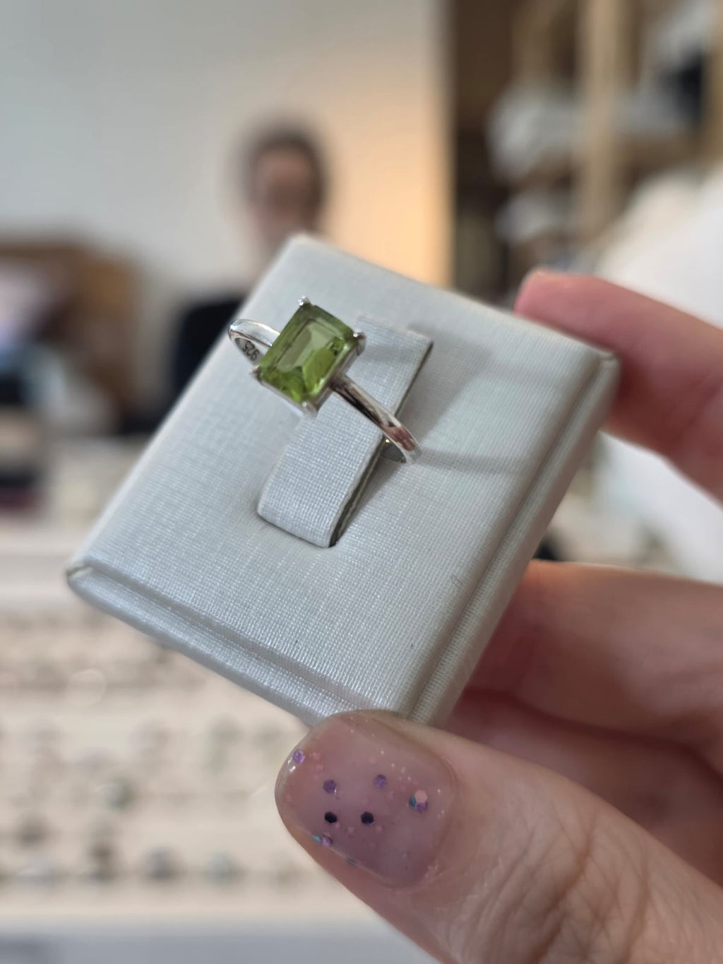 Anel em Prata 925 e Peridoto af499a