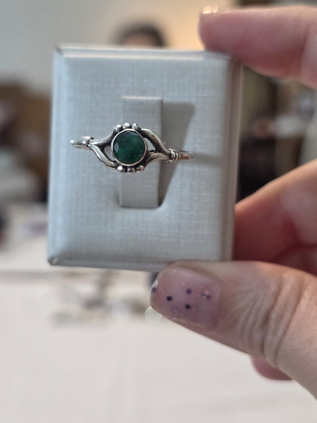 Anel em Prata 925 e Esmeralda af494