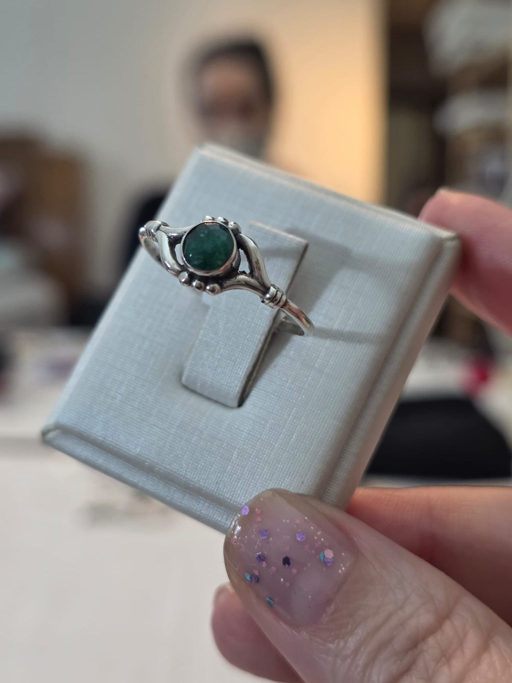 Anel em Prata 925 e Esmeralda af494