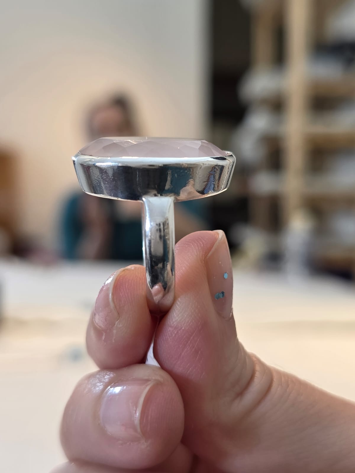 Anel Prata 925 e Cristal de Quartzo Rosa af 562. 