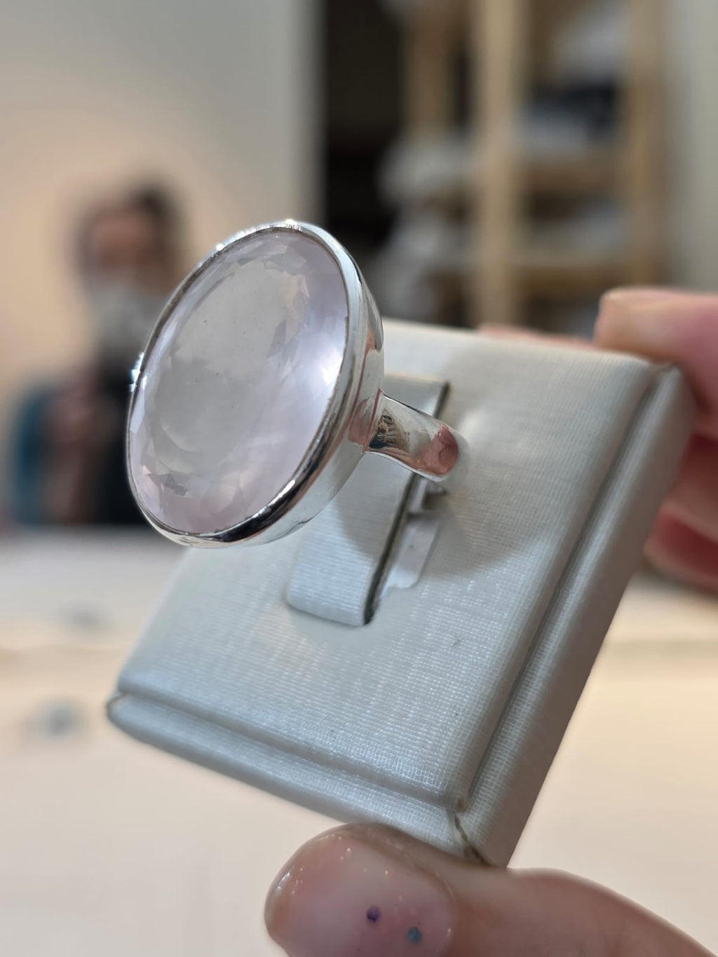 Anel Prata 925 e Cristal de Quartzo Rosa af 562. 