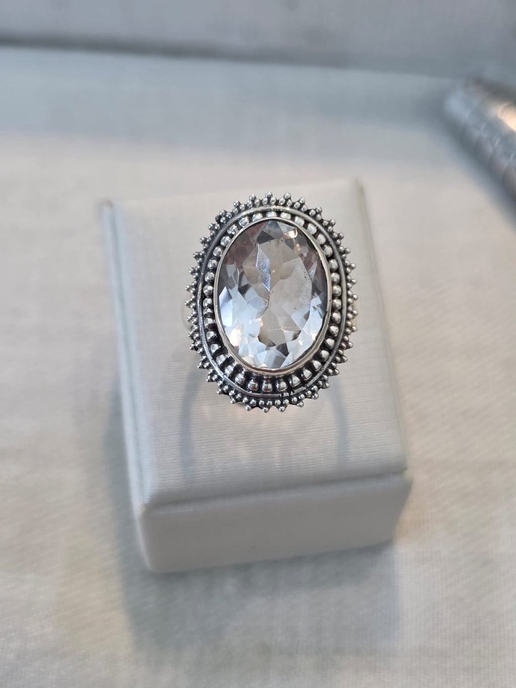 Anel em Prata 925 e Cristal de Quartzo af570b