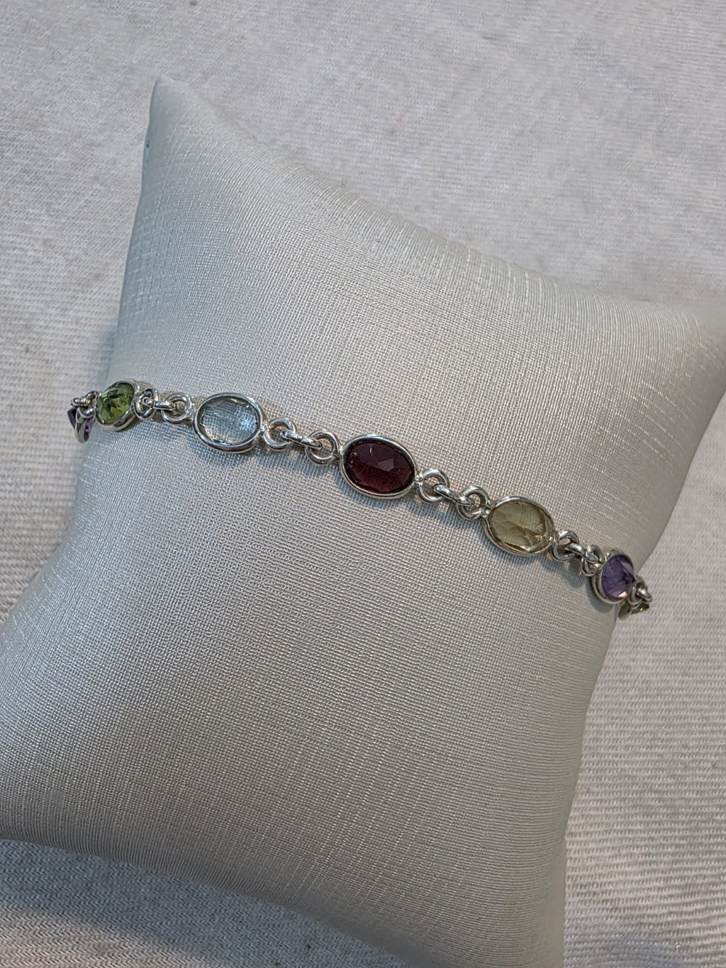 Pulseira em Prata 925 e peridoto, granada, topázio, citrino e Ametista P39