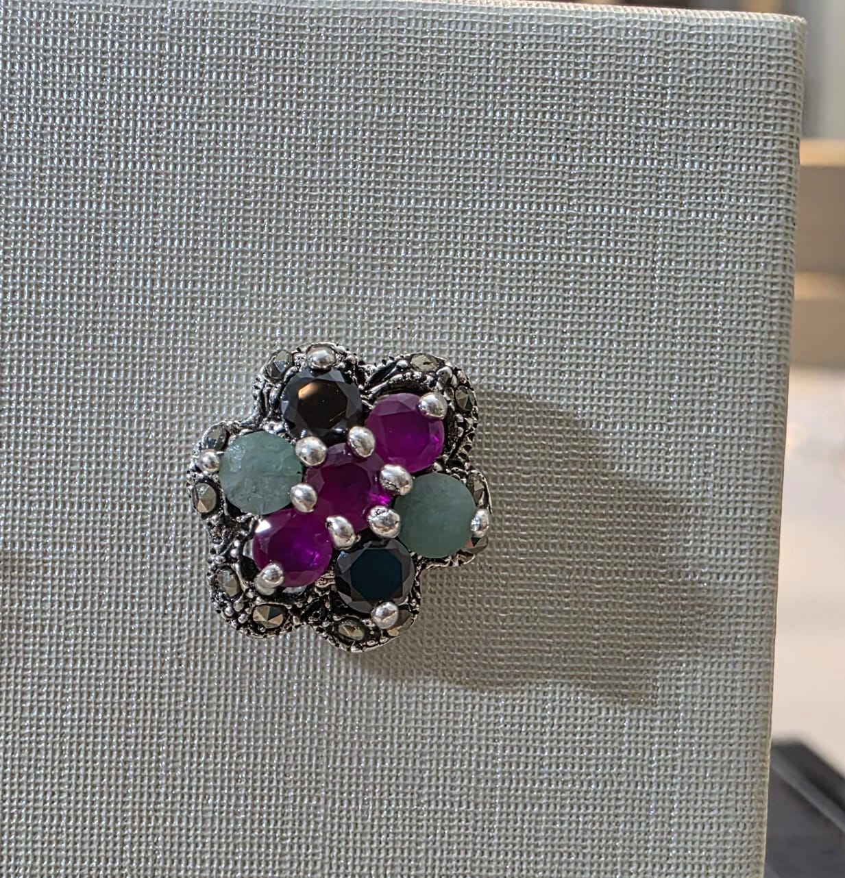 Brinco em Prata 925 e Rubi, Ônix e Esmeraldas bf278