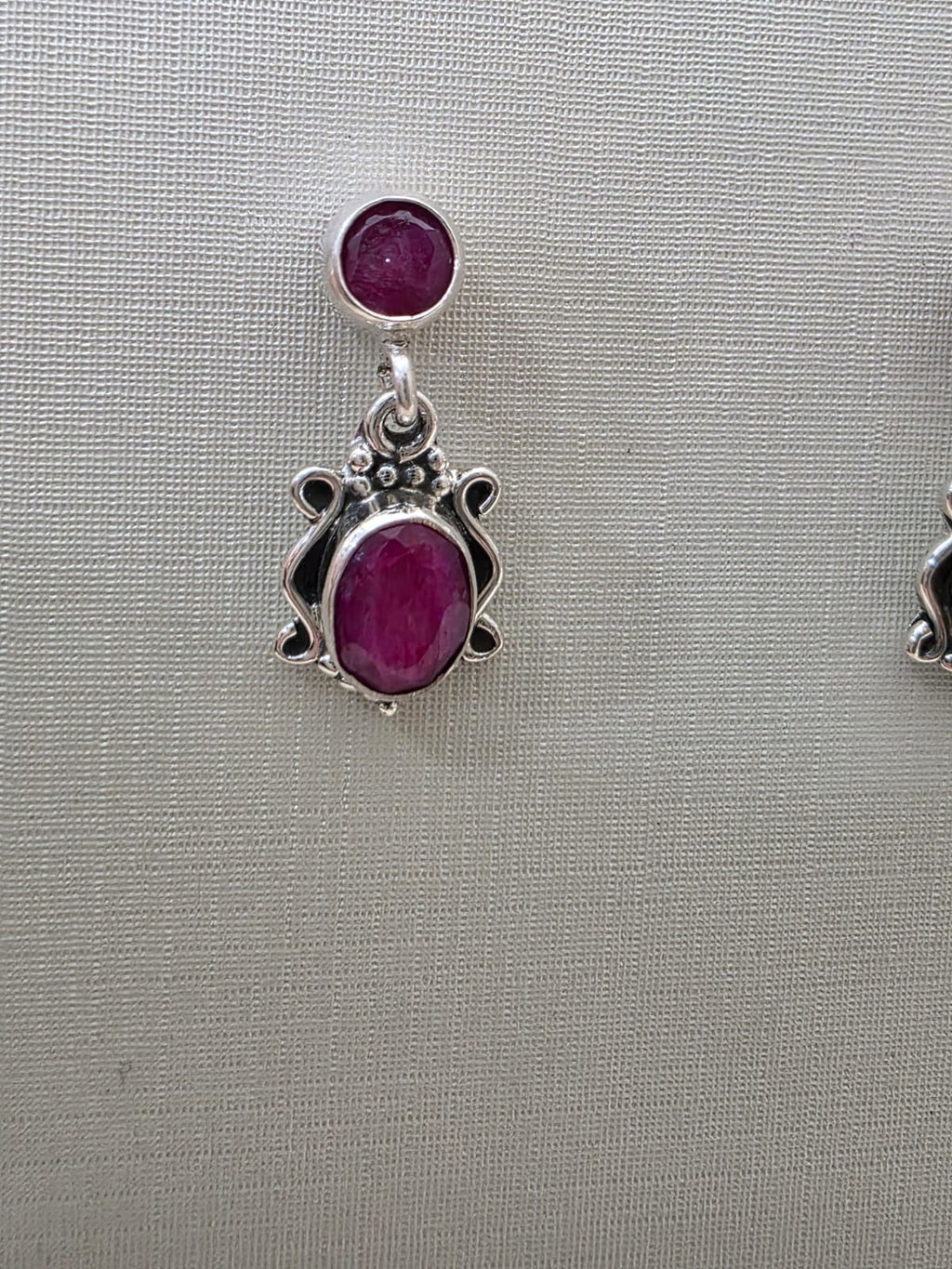 Brinco em Prata 925 e Rubi bf256a