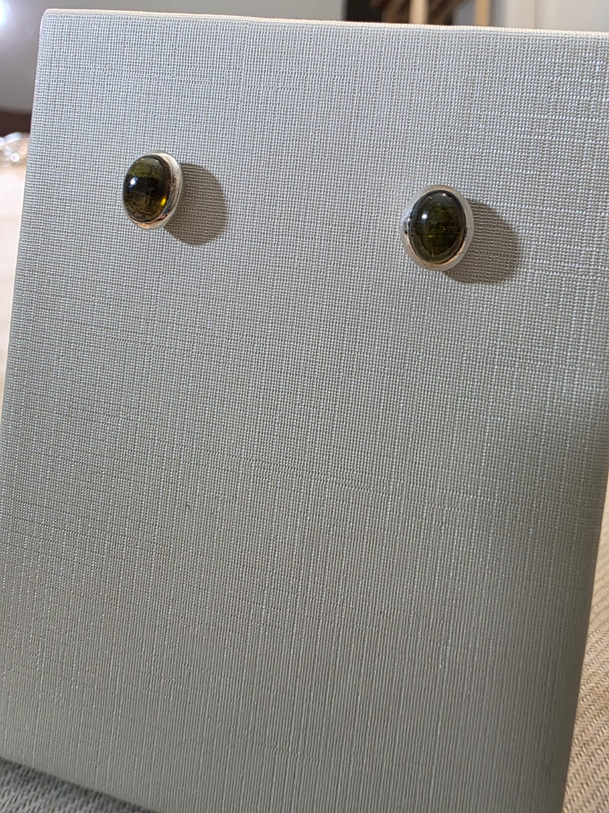 Brinco em Prata 925 e Turmalina Verde bf218b
Dimensões 8,5mm
R$ 298