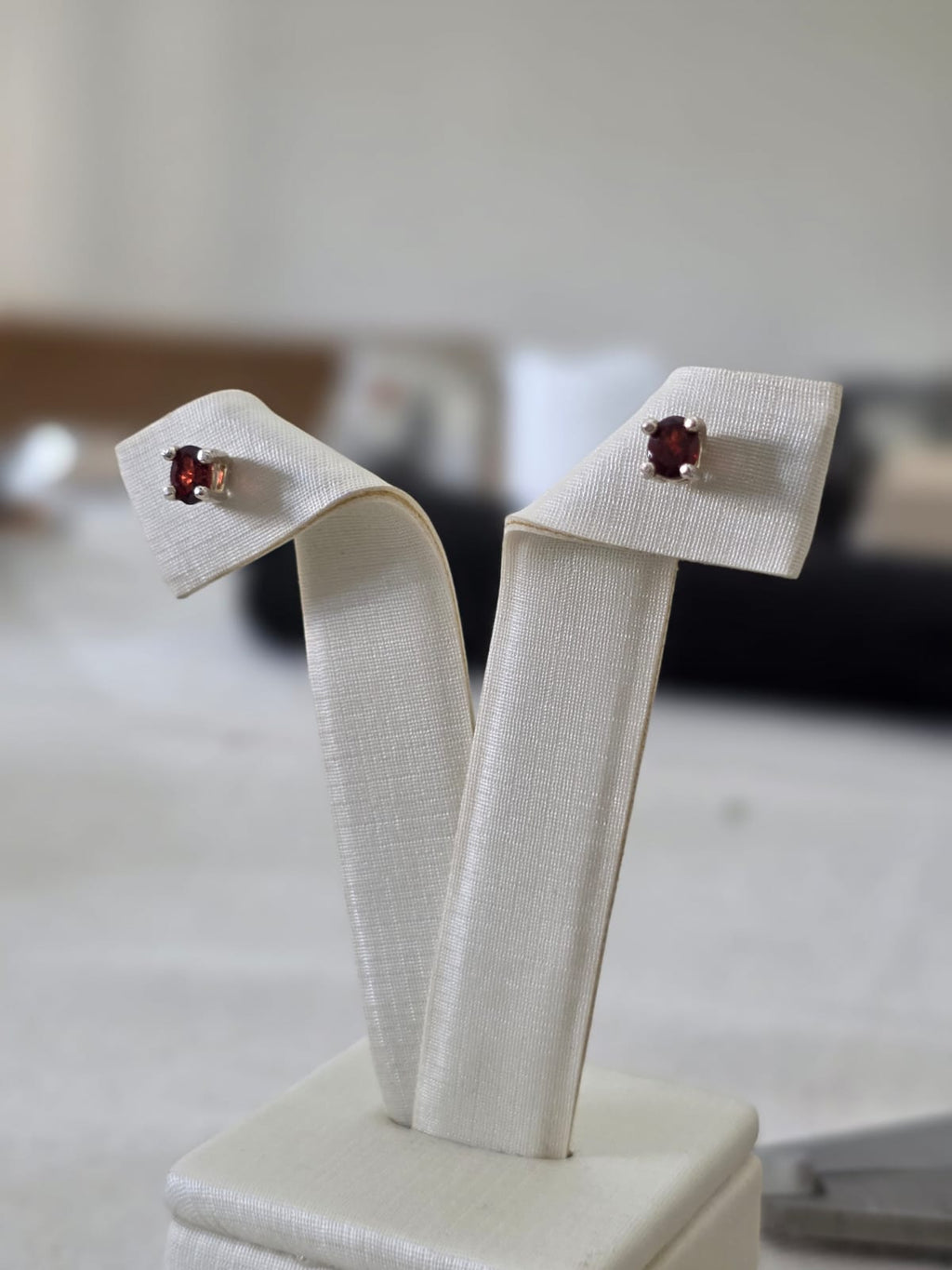 Brinco em Prata 925 e Granada 278a