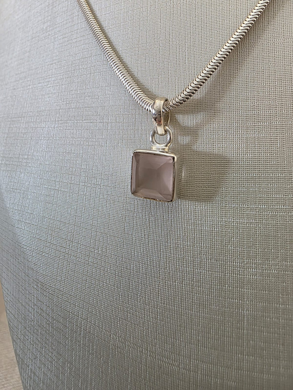 Pingente em Prata 925 e Quartzo Rosa pgt131c