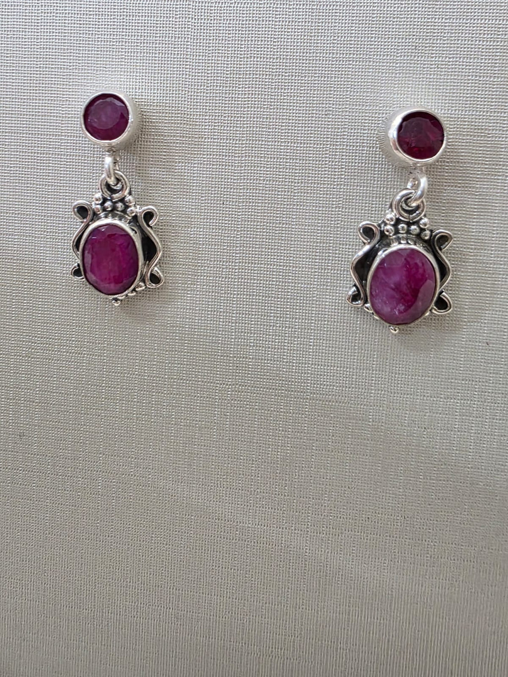 Brinco em Prata 925 e Rubi bf256a