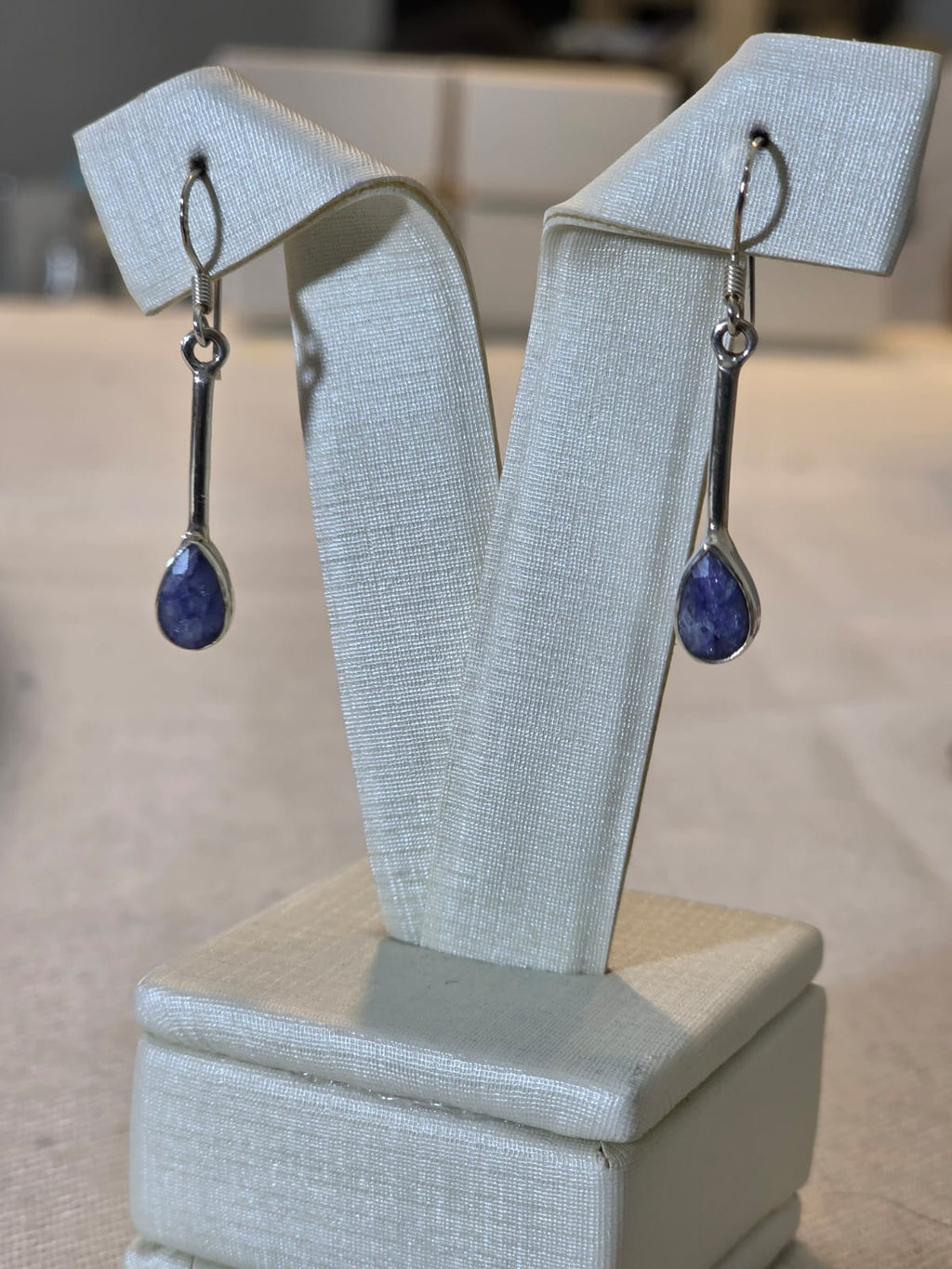 Brinco em Prata 925 e Safira 282a