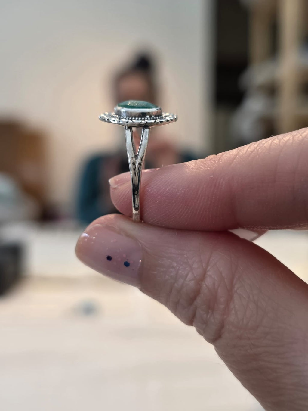 Anel de Prata 925 e Esmeralda Af386b