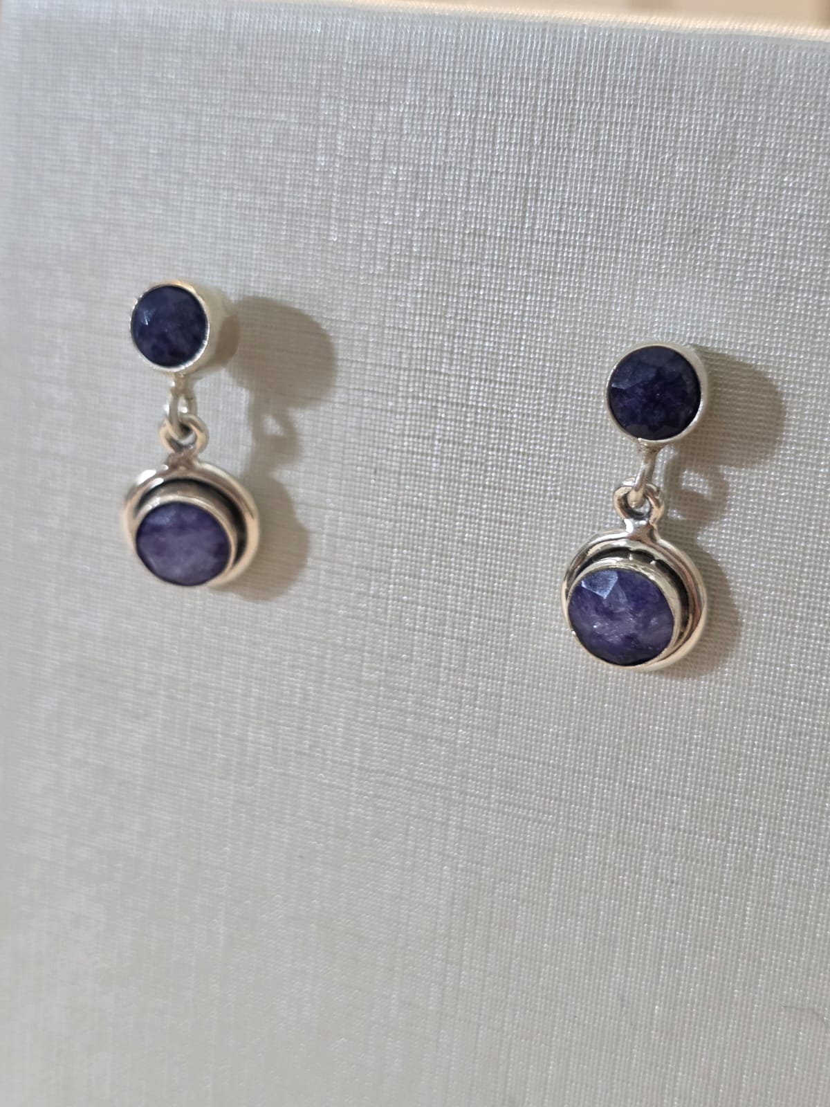 Brinco em Prata 925 e Safira 258a