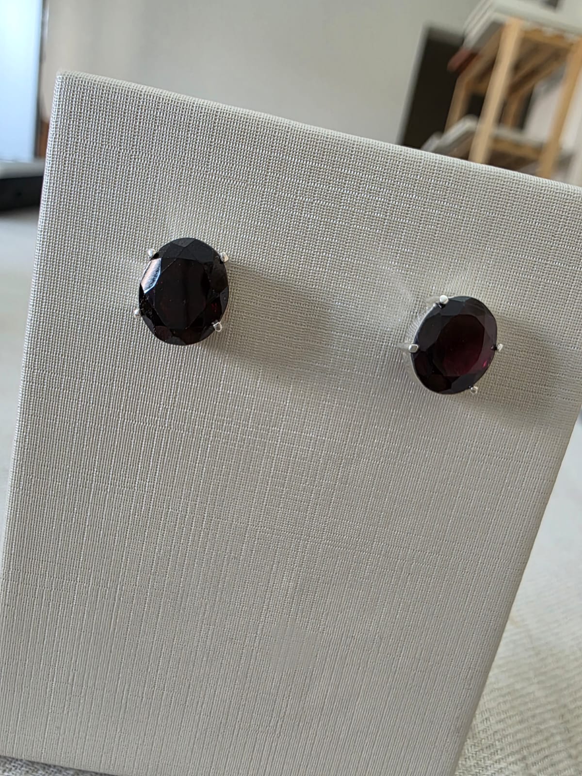 Brinco em Prata 925 e Granada 267