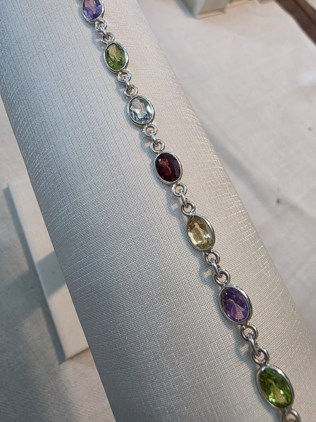 Pulseira em Prata 925 e peridoto, granada, topázio, citrino e Ametista P39