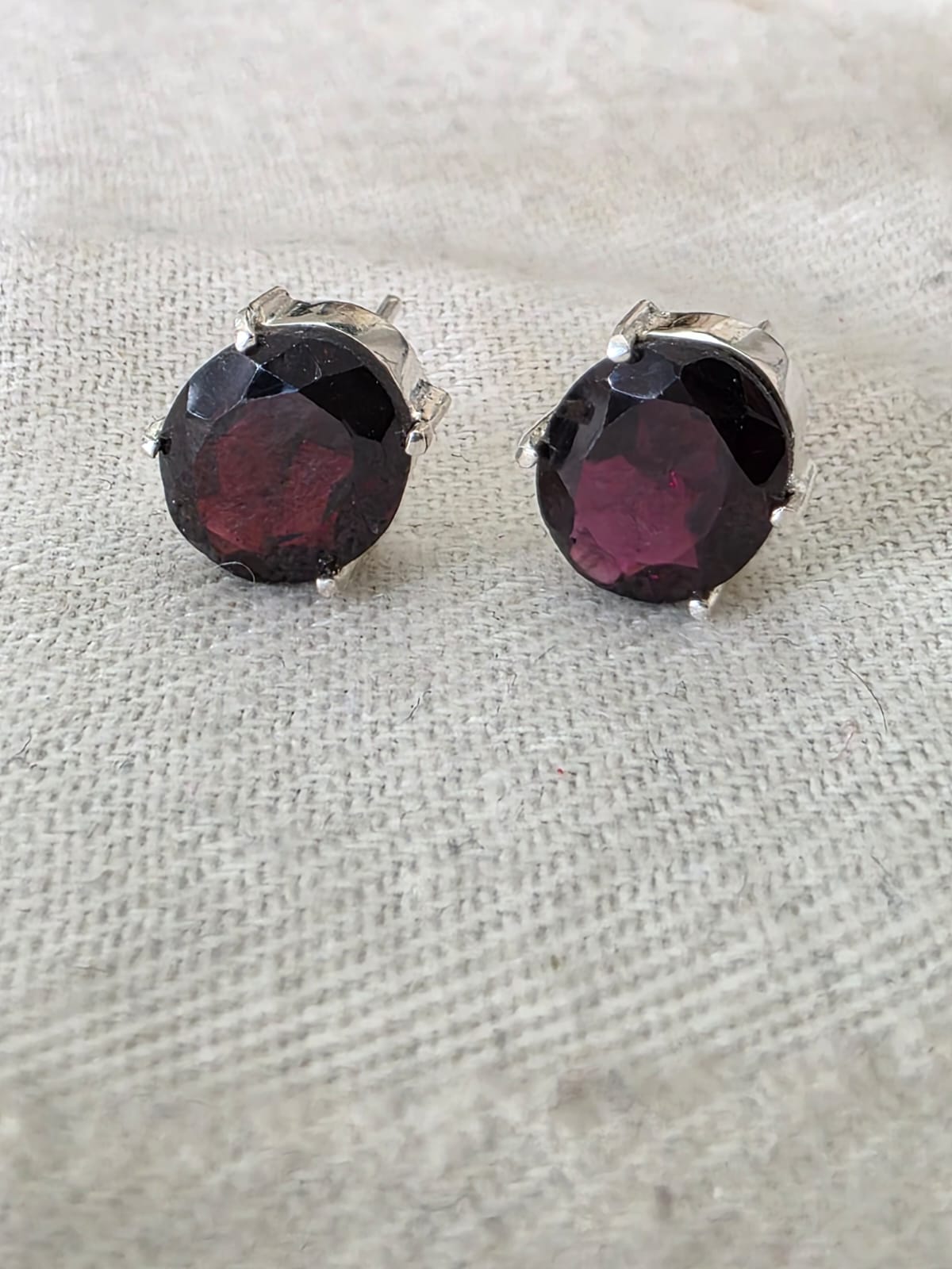 Brinco em Prata 925 e Granada 267